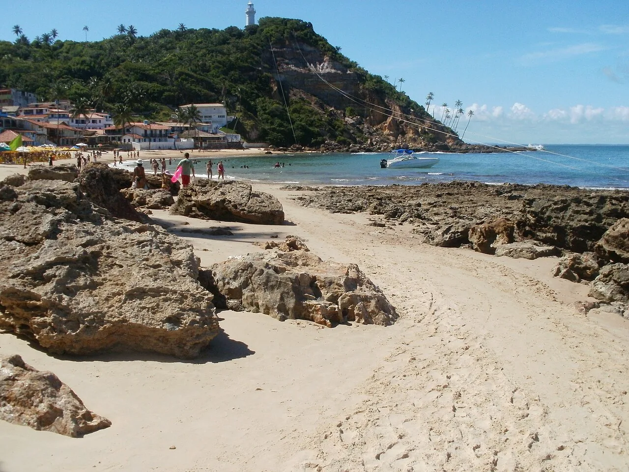 Primeira Praia de Morro de São Paulo com o Farol ao fundo